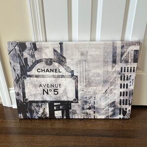 Oliver Gal CHANEL Avenue No. 5 Monochrome Canvas Art